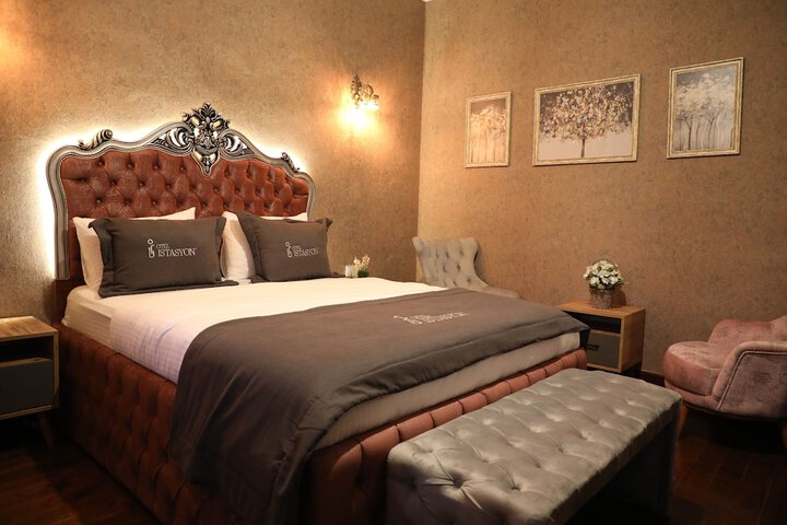 Room 44 of 118