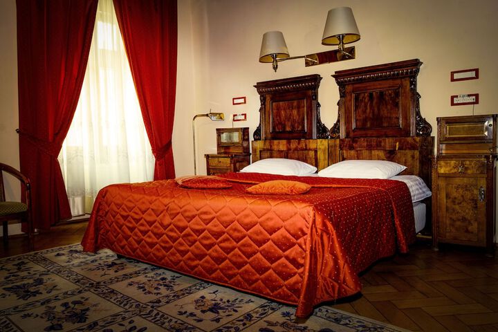 Room 15 of 74