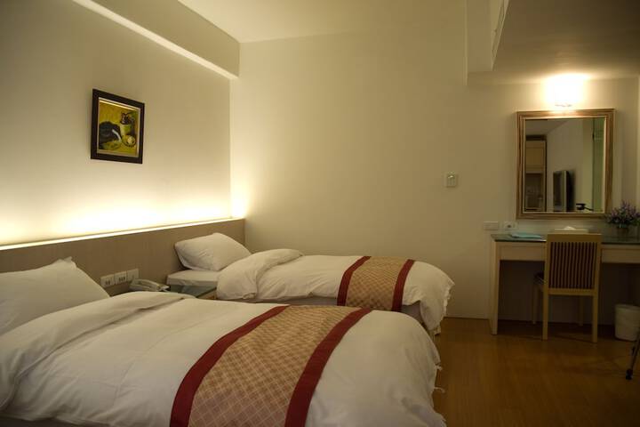 Room 8 of 62