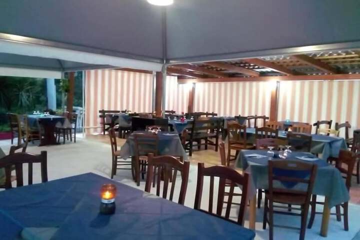 Dining 43 of 65