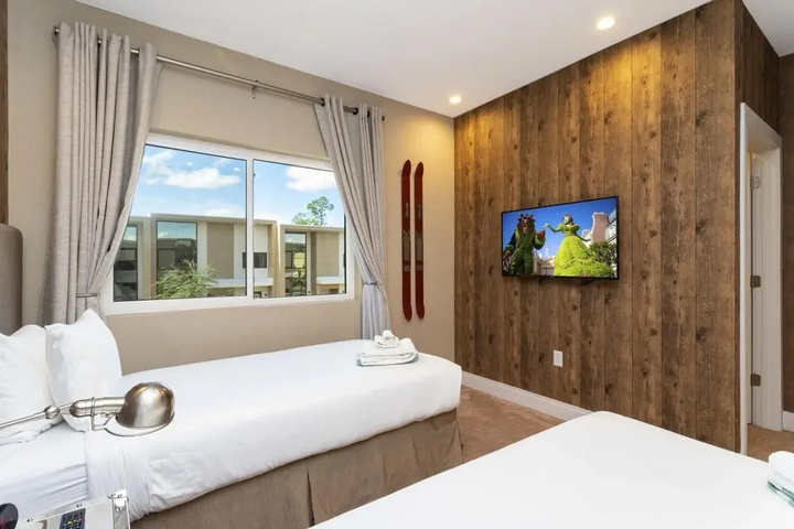 Room 5 of 27