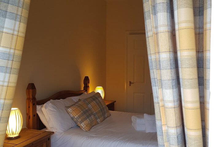 Room 8 of 17