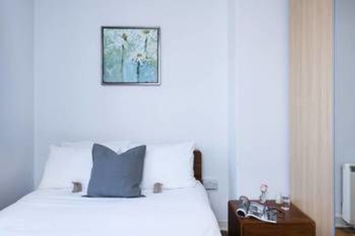Room 6 of 19