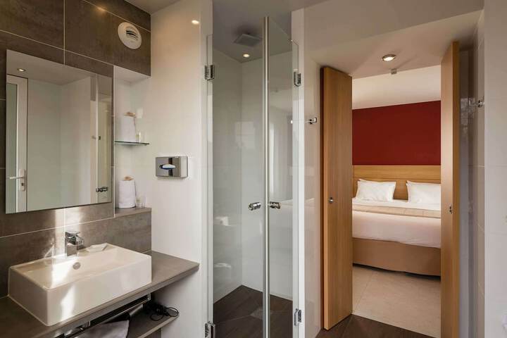 Room 49 of 109