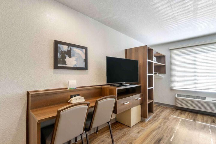 Room 10 of 23