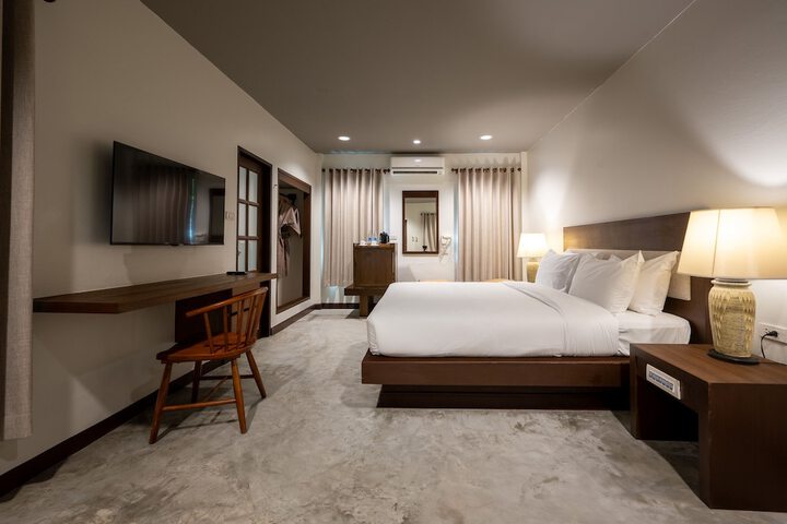 Room 13 of 31