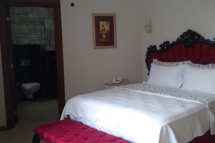 Room 16 of 37