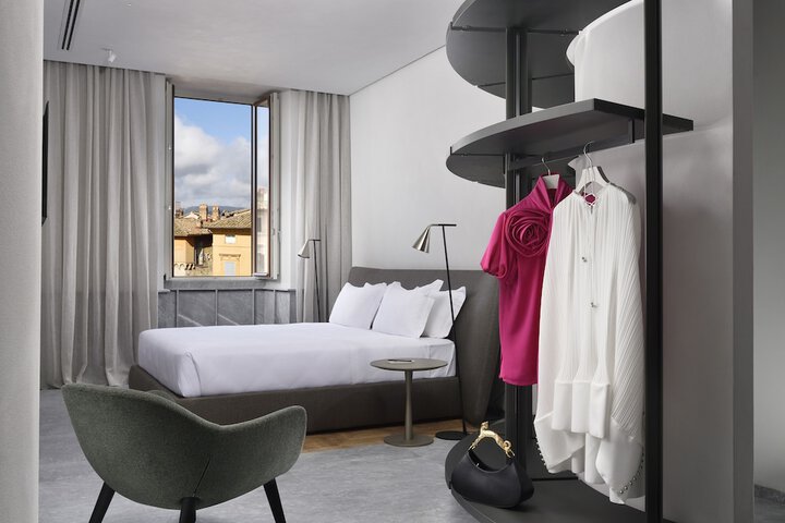 Room 4 of 22