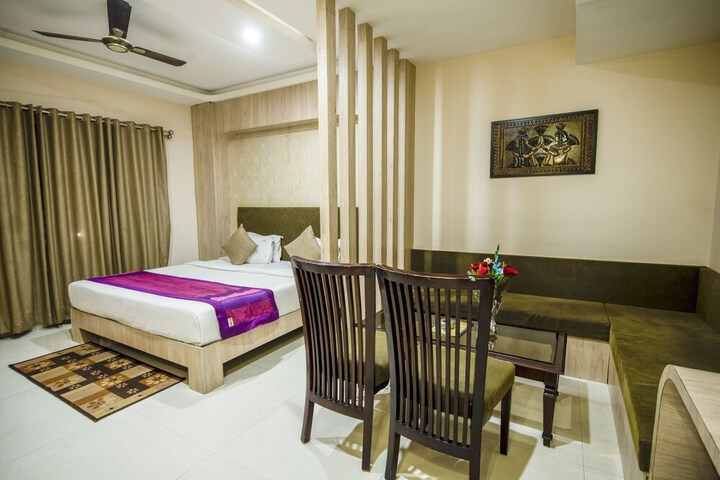 Room 7 of 37