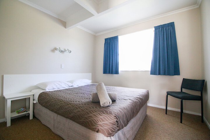 Room 6 of 63