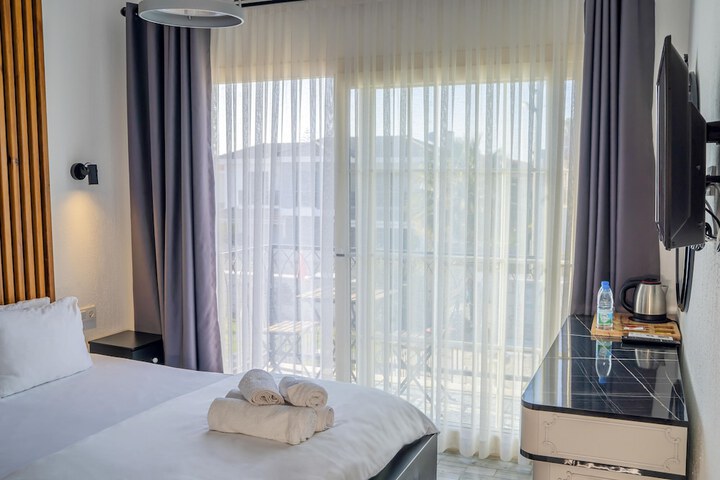 Room 4 of 47