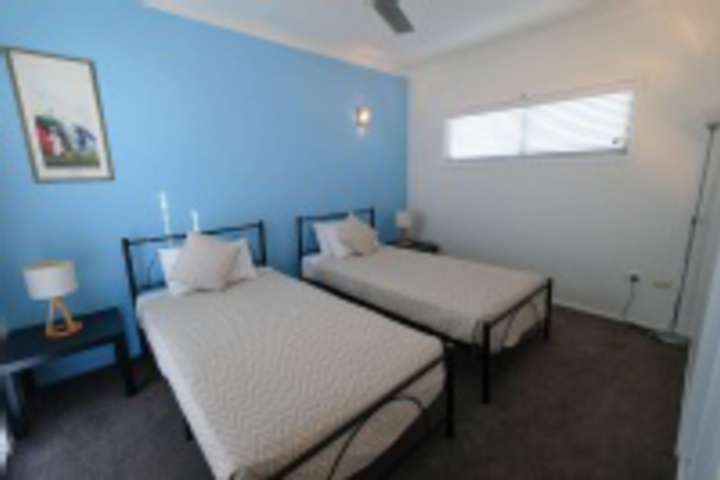 Room 42 of 192
