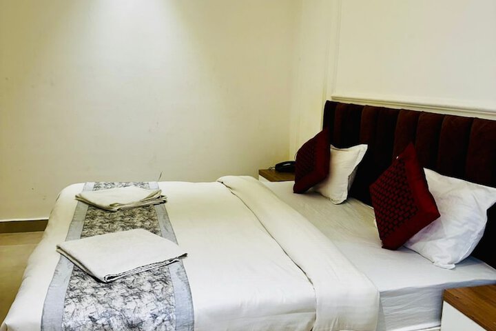 Hotel Prince Inn by DSY Hospitality in Greater Noida