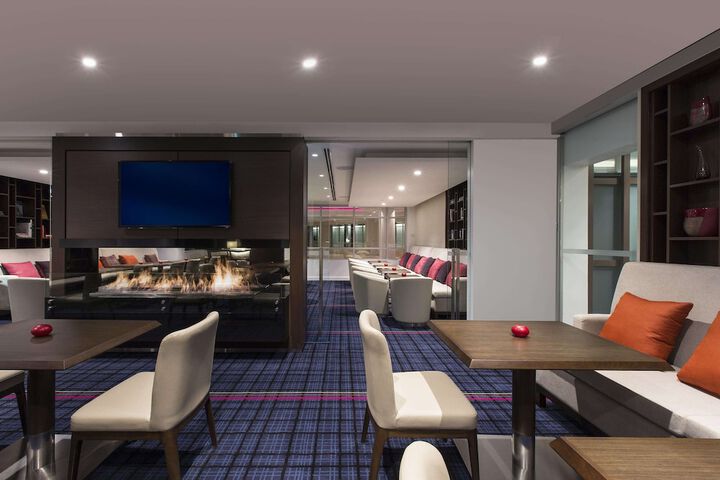 Lounge 134 of 138