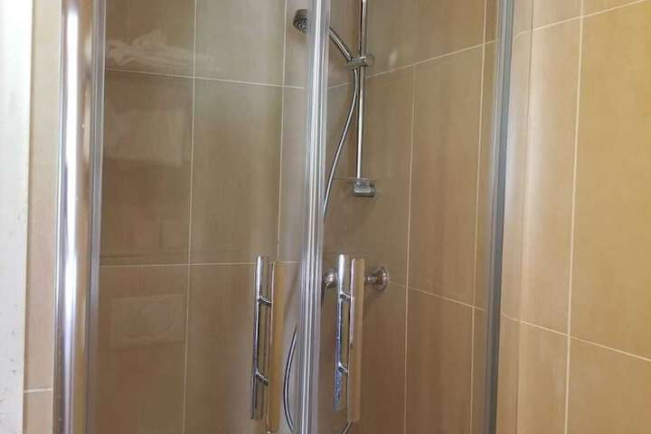 Room 28 of 46