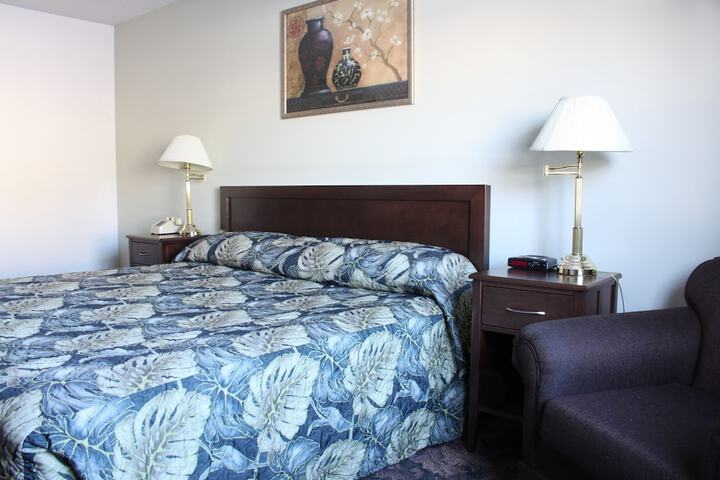 Room 8 of 27