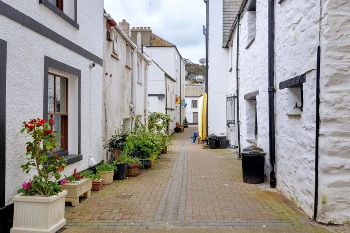 Luxurious Holiday Home Near the Beach at Looe Cornwall