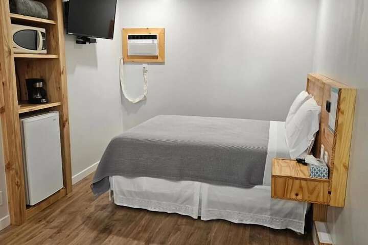Room 2 of 25