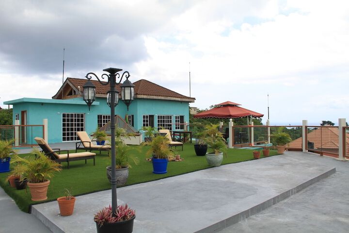 Hotel Exterior 60 of 79