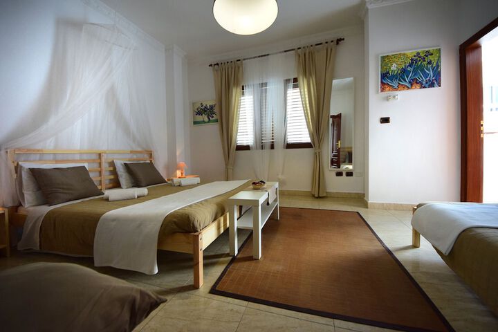 Room 18 of 23