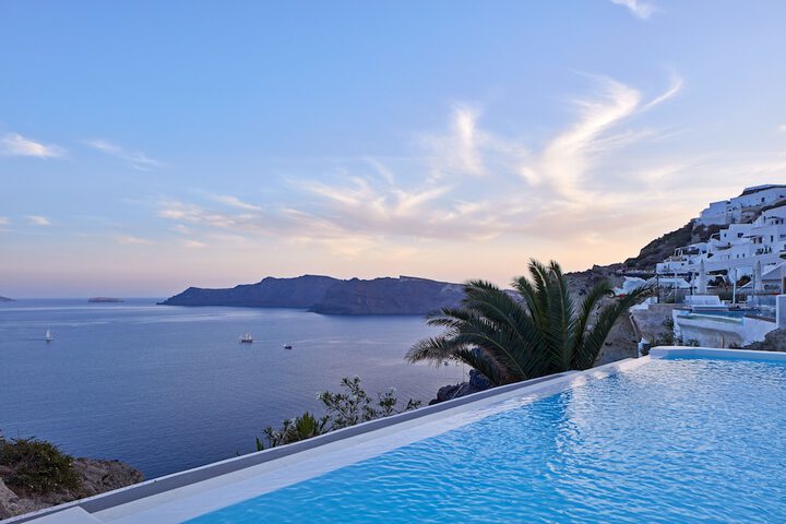 Hotel Pool