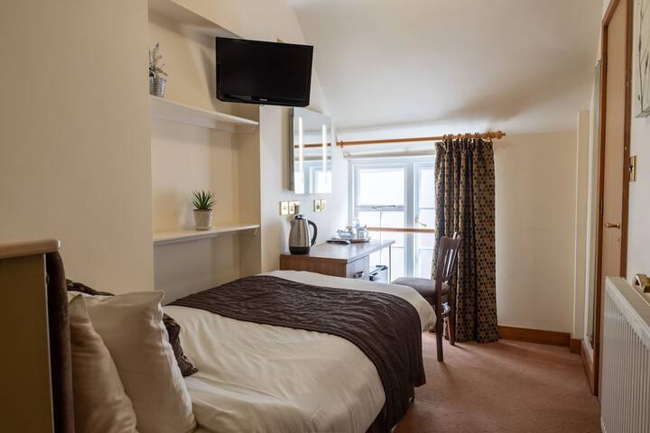 Room 3 of 52