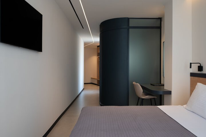 Room 17 of 57