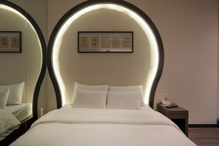 Room 8 of 39