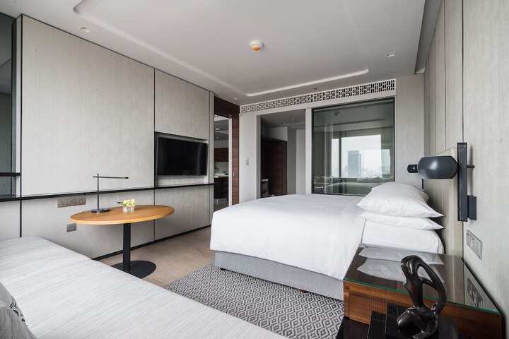 Room 12 of 125