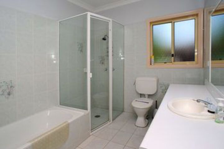 Room 2 of 10