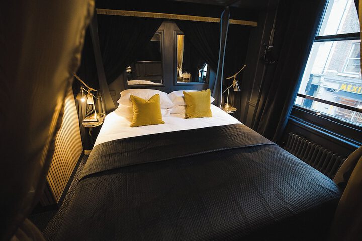 Room 42 of 84
