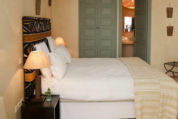 Room 6 of 174