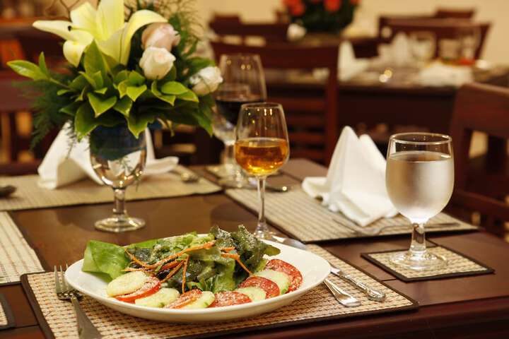 Dining 57 of 75