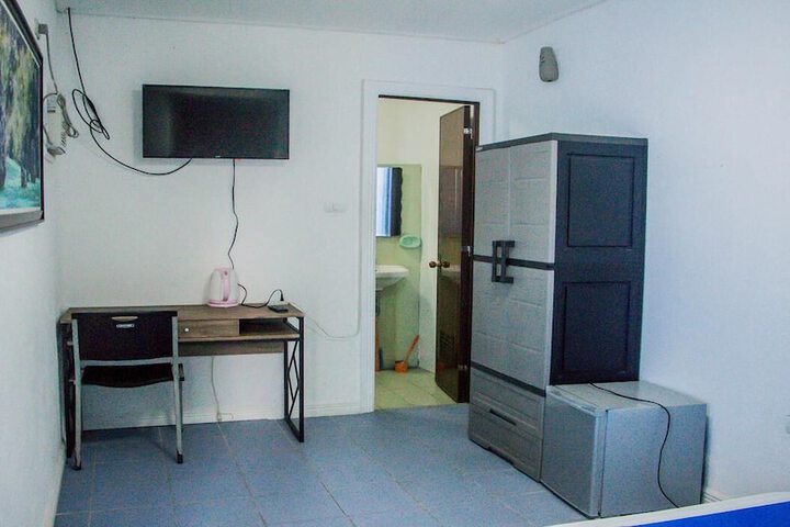 Room 6 of 31
