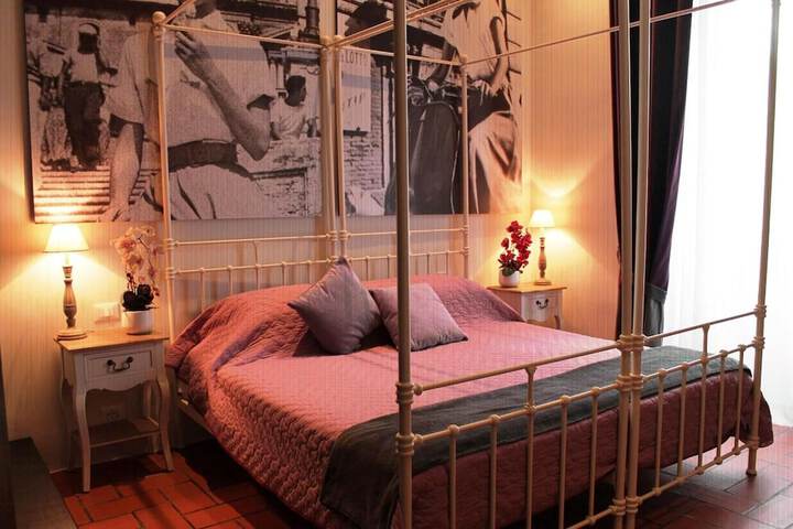 Room 8 of 43