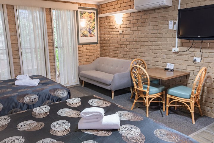 Room 2 of 45