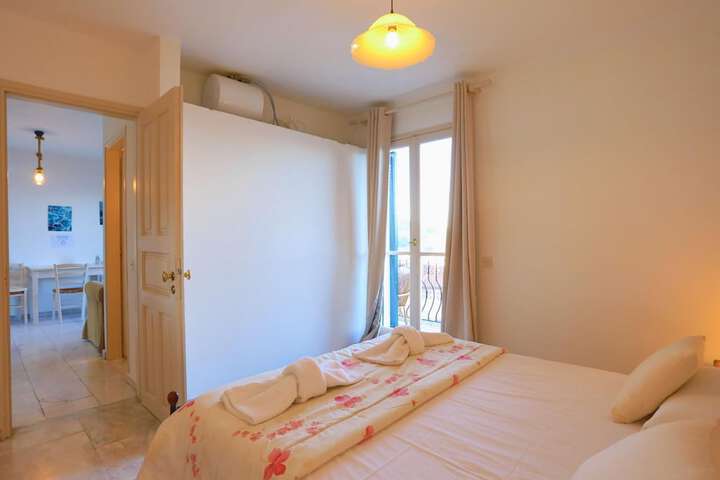 Room 4 of 19