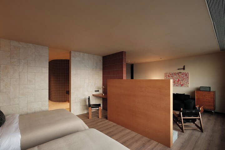 Room 60 of 169