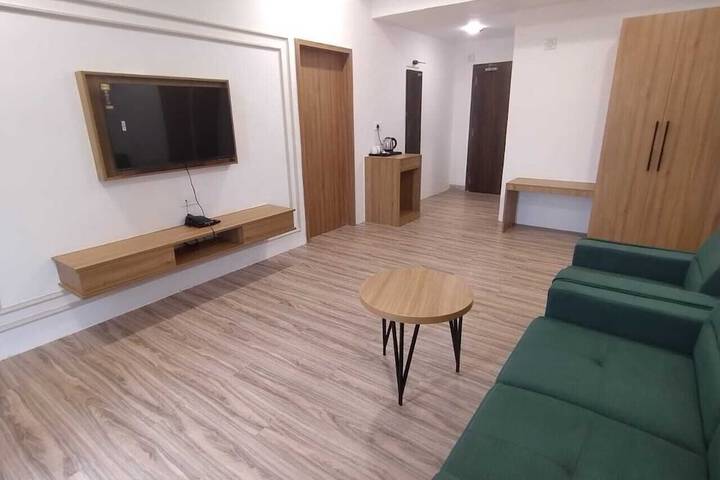 Room 13 of 20