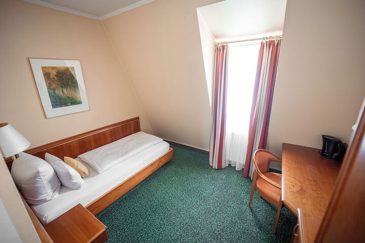 Room 16 of 51