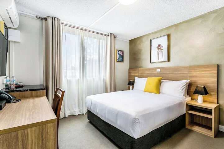 Room 18 of 44