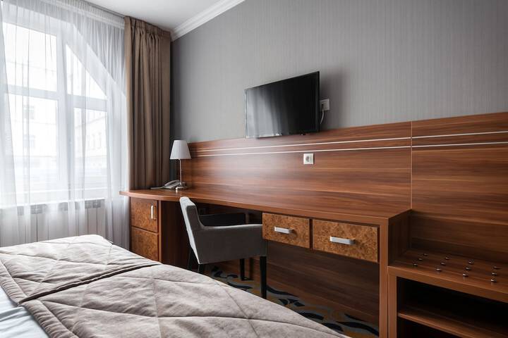 Room 18 of 65