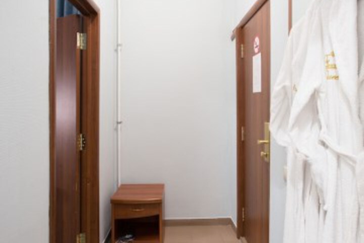 Room 12 of 111