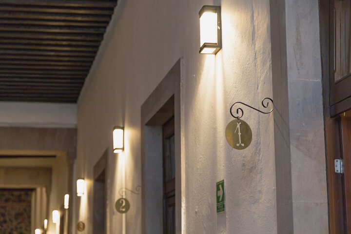 Ballroom/Hall 19 of 23