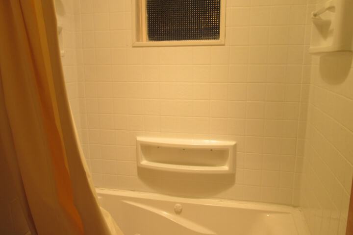 Jetted tub