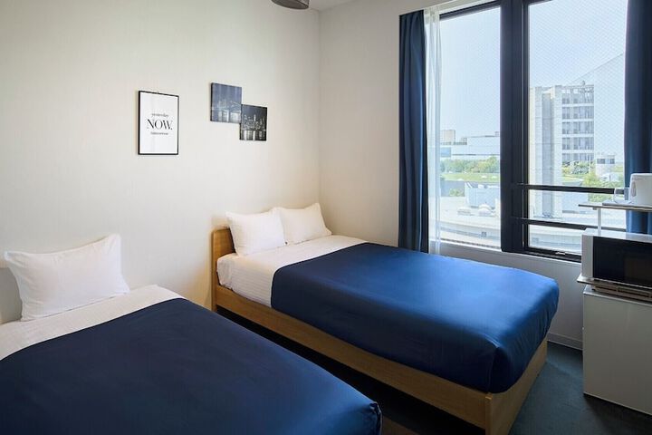 Room 8 of 22