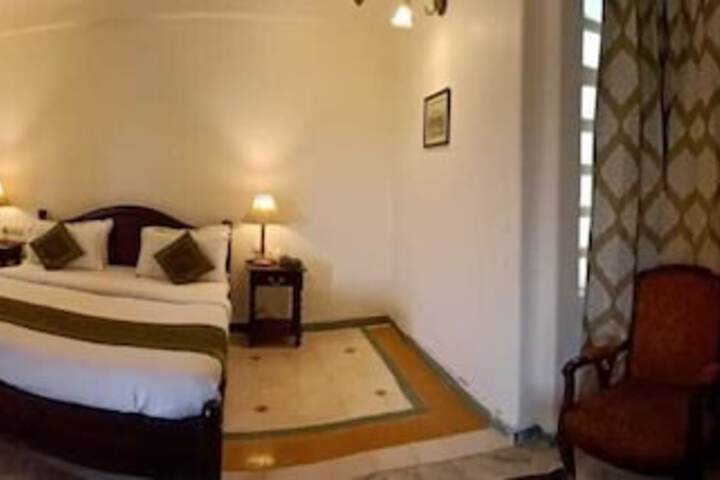 Room 13 of 47