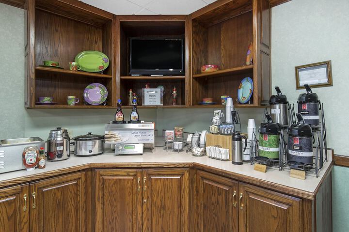 Breakfast/Coffee Service 52 of 61