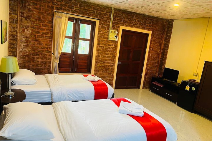 Room 13 of 42