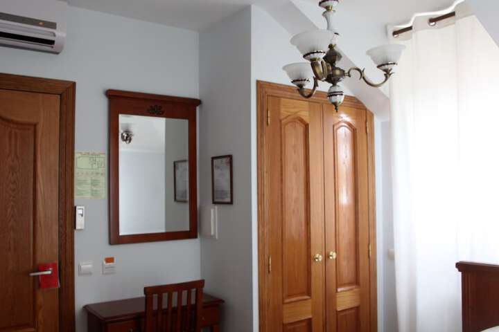 Room 12 of 70